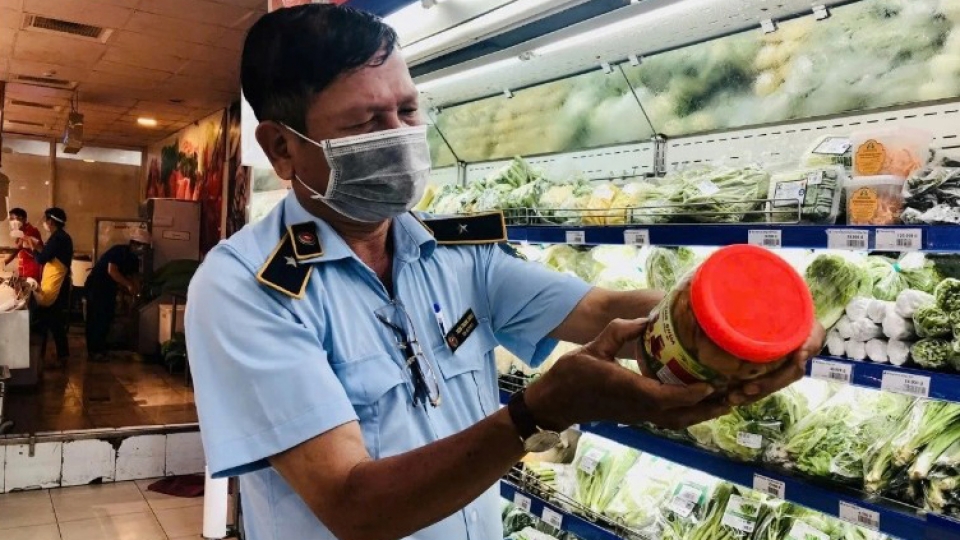 Hanoi intensifies food safety efforts ahead of National Day celebration
